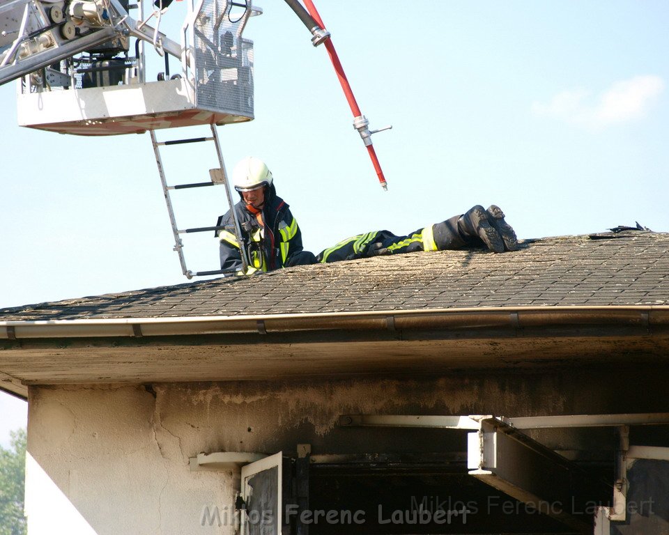 Feuer Koeln Ossendorf Butzweiler Hof neben IKEA P291.JPG